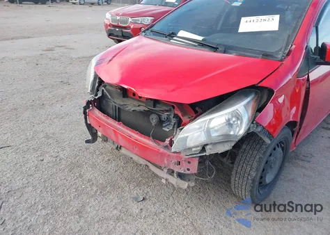 2016 Toyota Yaris L z USA, uszkodzony, nr VIN VNKKTUD34GA065635